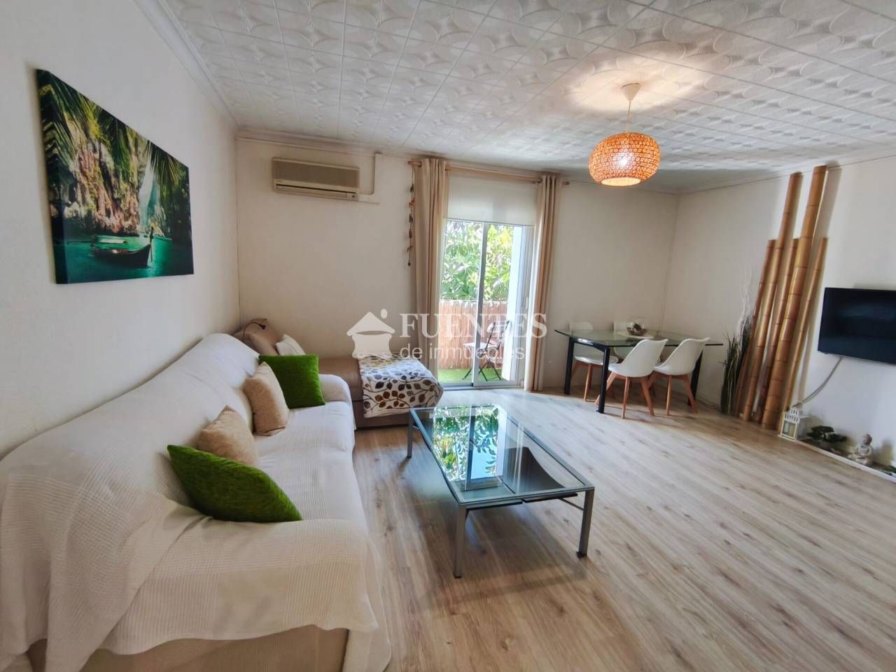 Living room of Flat for sale in Alicante / Alacant  with Furnished and Balcony