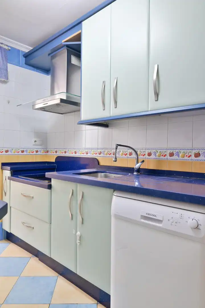 Cuina de Pis en venda en Sevilla amb Aire condicionat, Terrassa i Traster