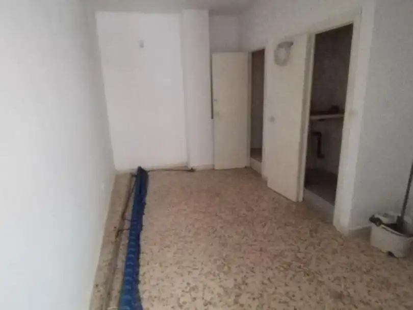 Local de alquiler en San Juan de Aznalfarache con Aire acondicionado