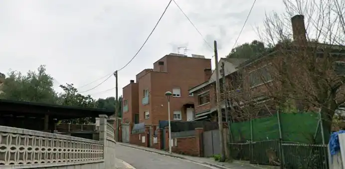 Vista exterior de Casa adosada en venta en Montcada i Reixac