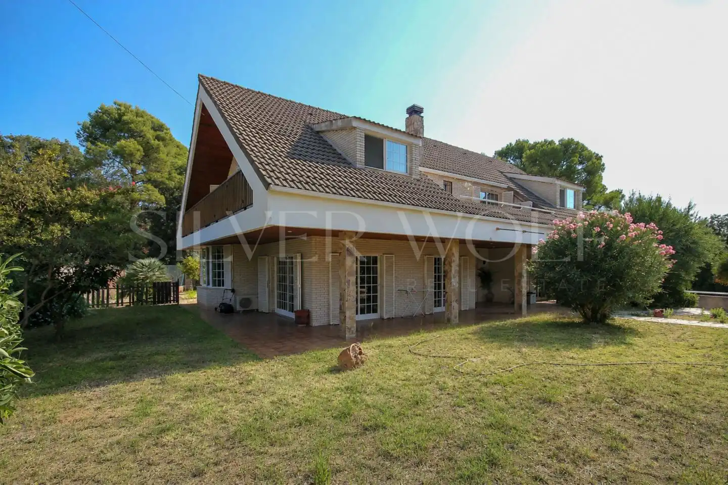 Casa con piscina en venta en Segona Avinguda