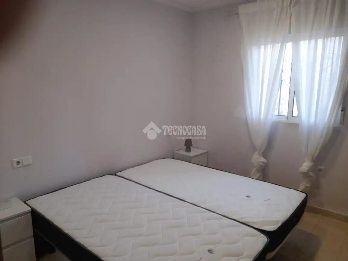 Bedroom of Flat for sale in Valencia