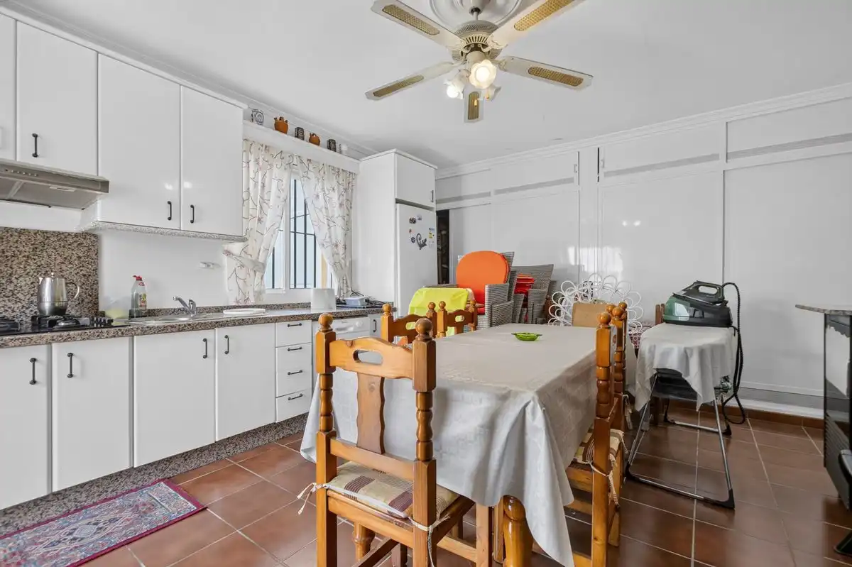 Küche von Maisonette zum Verkauf in Bollullos de la Mitación mit Heizung, Privatgarten und Abstellraum