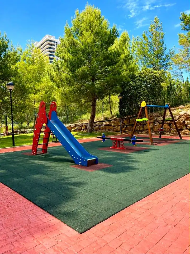 Apartament amb piscina en venda a Calle Presidente Adolfo Suárez, imagen 11