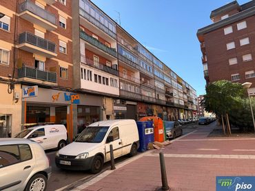 Piso con balcón en venta en Calle Celtas Cortos 16