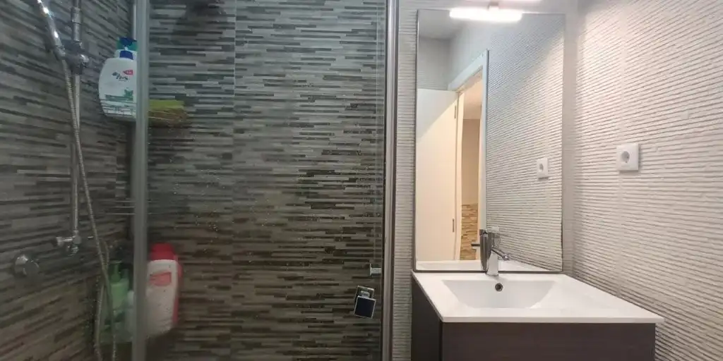 Bathroom of Duplexes for sale in Madrid  with Air Conditioner, Heating and Storage room
