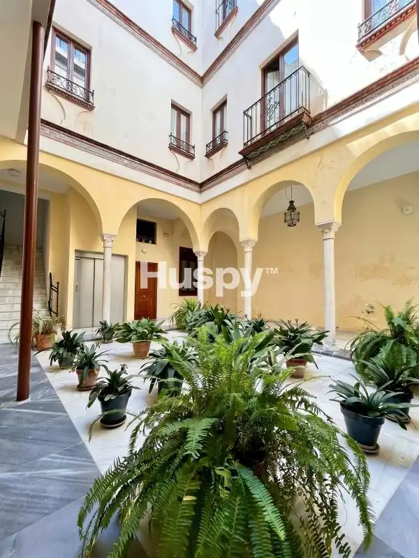 Exterior view of Flat for sale in Casco Antiguo