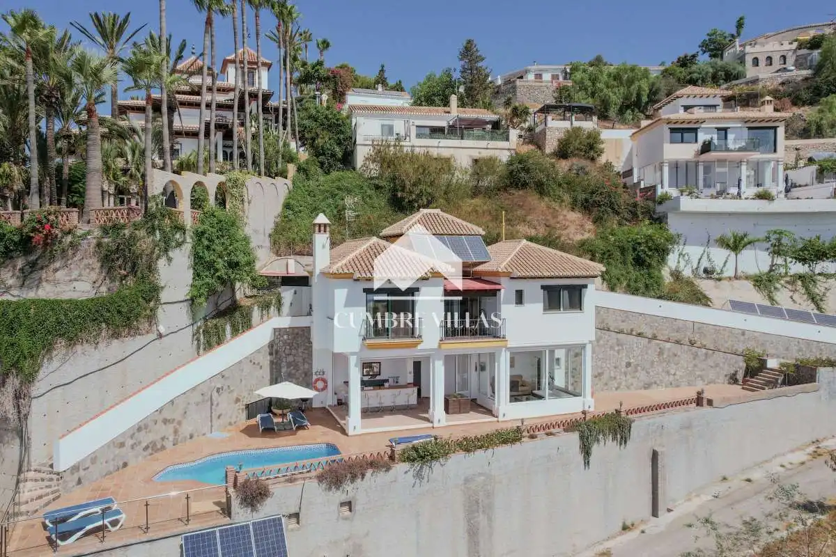Vista exterior de Casa o chalet en venta en Almuñécar con Terraza, Amueblado y Internet