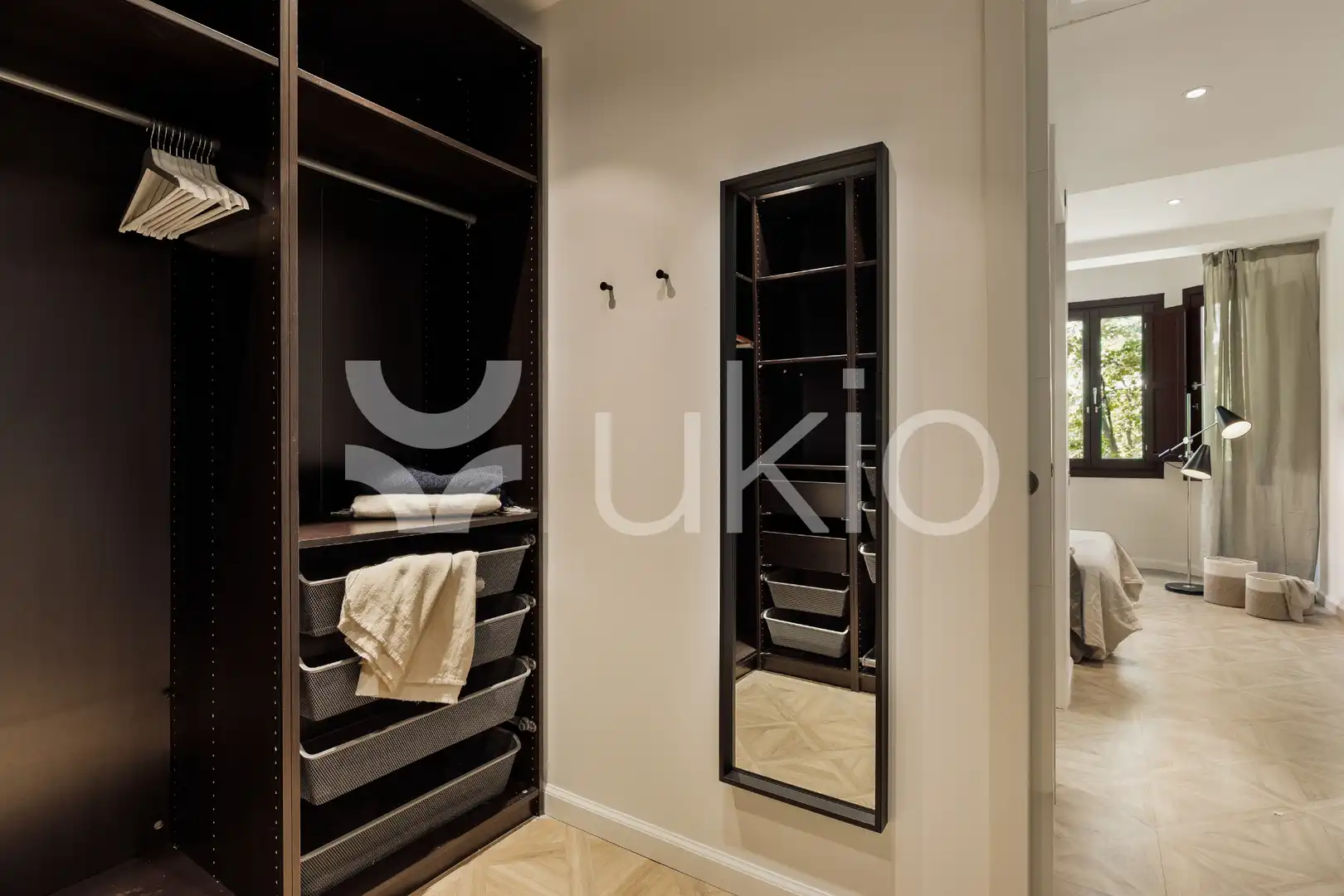 Dormitori de Apartament de lloguer en Barcelona amb Aire condicionat, Calefacció i Moblat