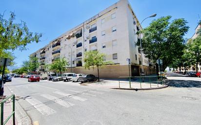 Exterior view of Flat for sale in  Granada Capital  with Balcony