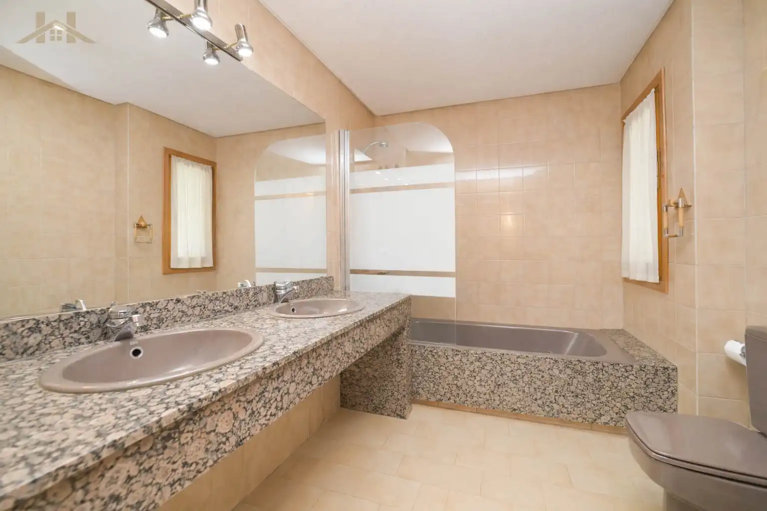 Baño de Casa o chalet en venta en Villaviciosa de Odón con Aire acondicionado, Calefacción y Jardín privado
