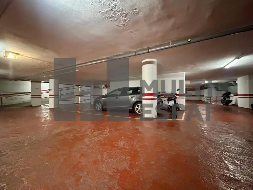 Einzelparkplatz mit Aufzug zum Verkauf in Via Augusta, imagen 4