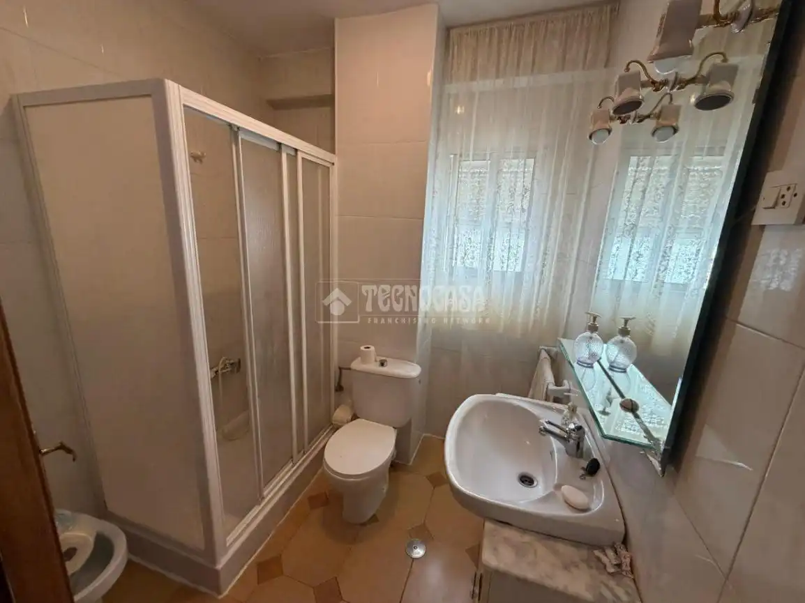 Baño de Piso en venta en Jaén con Balcón