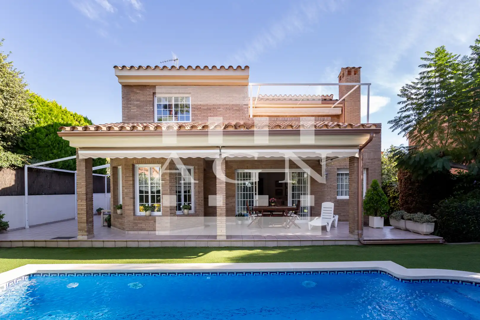 Vista exterior de Casa o xalet en venda en Cambrils amb Aire condicionat, Calefacció i Jardí privat