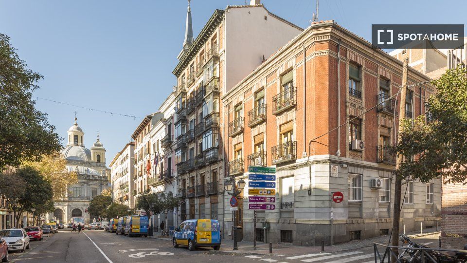 Vista exterior de Piso de alquiler en  Madrid Capital con Aire acondicionado, Calefacción y Amueblado