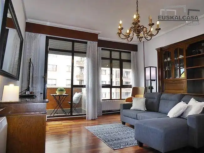 Sala de estar de Apartamento en venta en Bilbao  con Calefacción, Trastero y Balcón