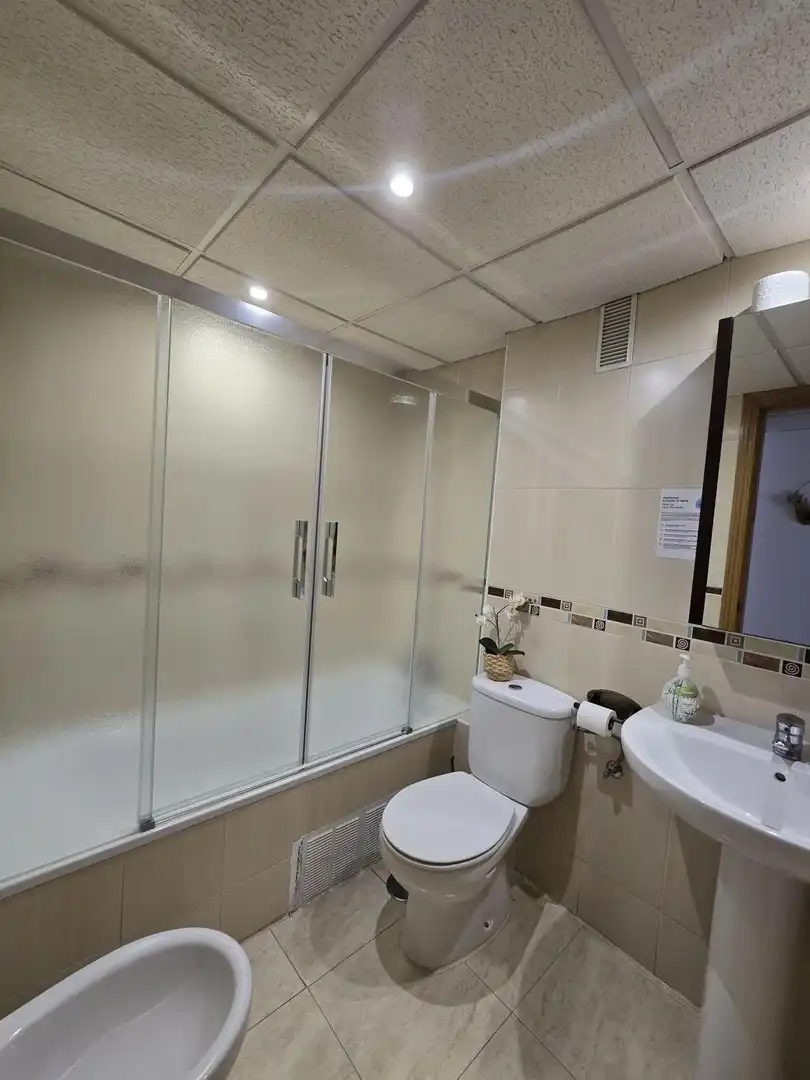 Badezimmer von Dachboden zum Verkauf in Málaga mit Klimaanlage, Heizung und Terrasse
