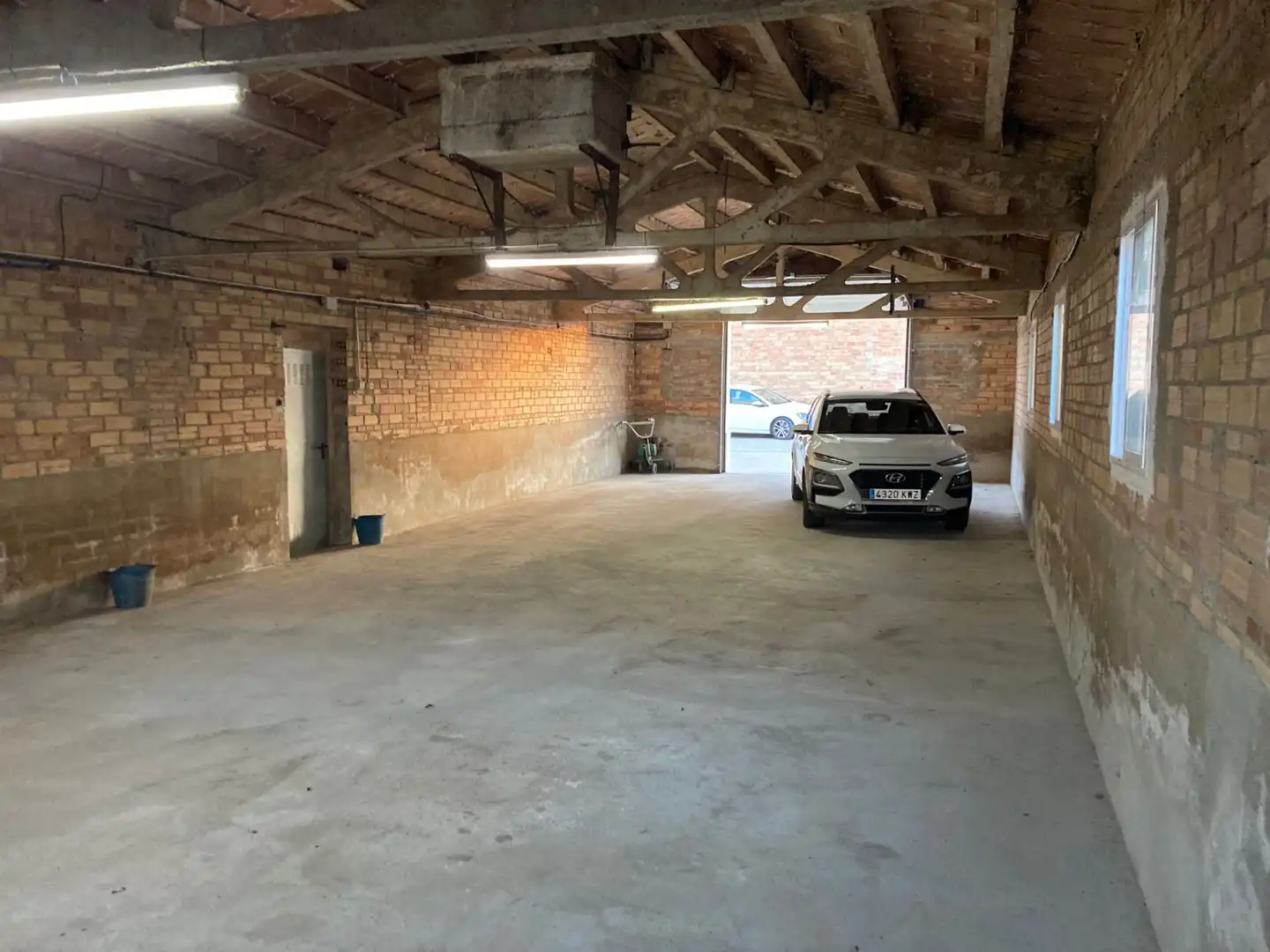 Parking of Commercial properties for rent in Sidamon