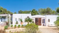 Vista exterior de Casa o xalet en venda en Sant Josep de sa Talaia amb Aire condicionat, Jardí privat i Terrassa