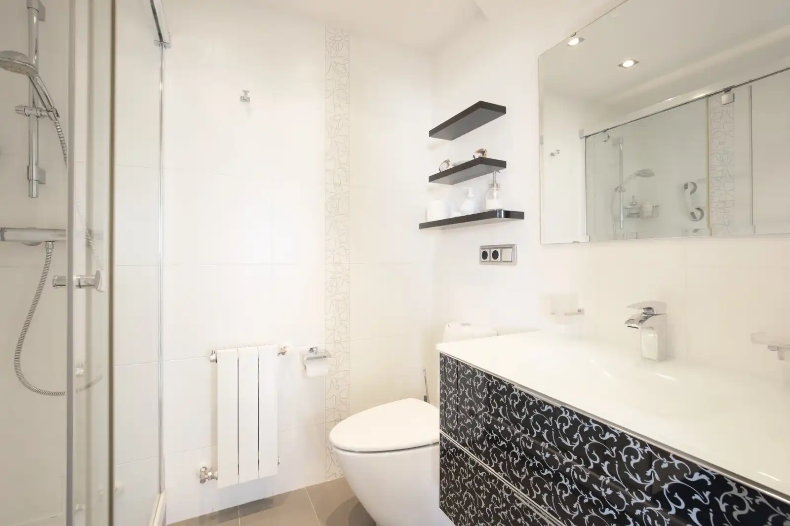 Baño de Ático en venta en Madrid con Calefacción, Jardín privado y Terraza
