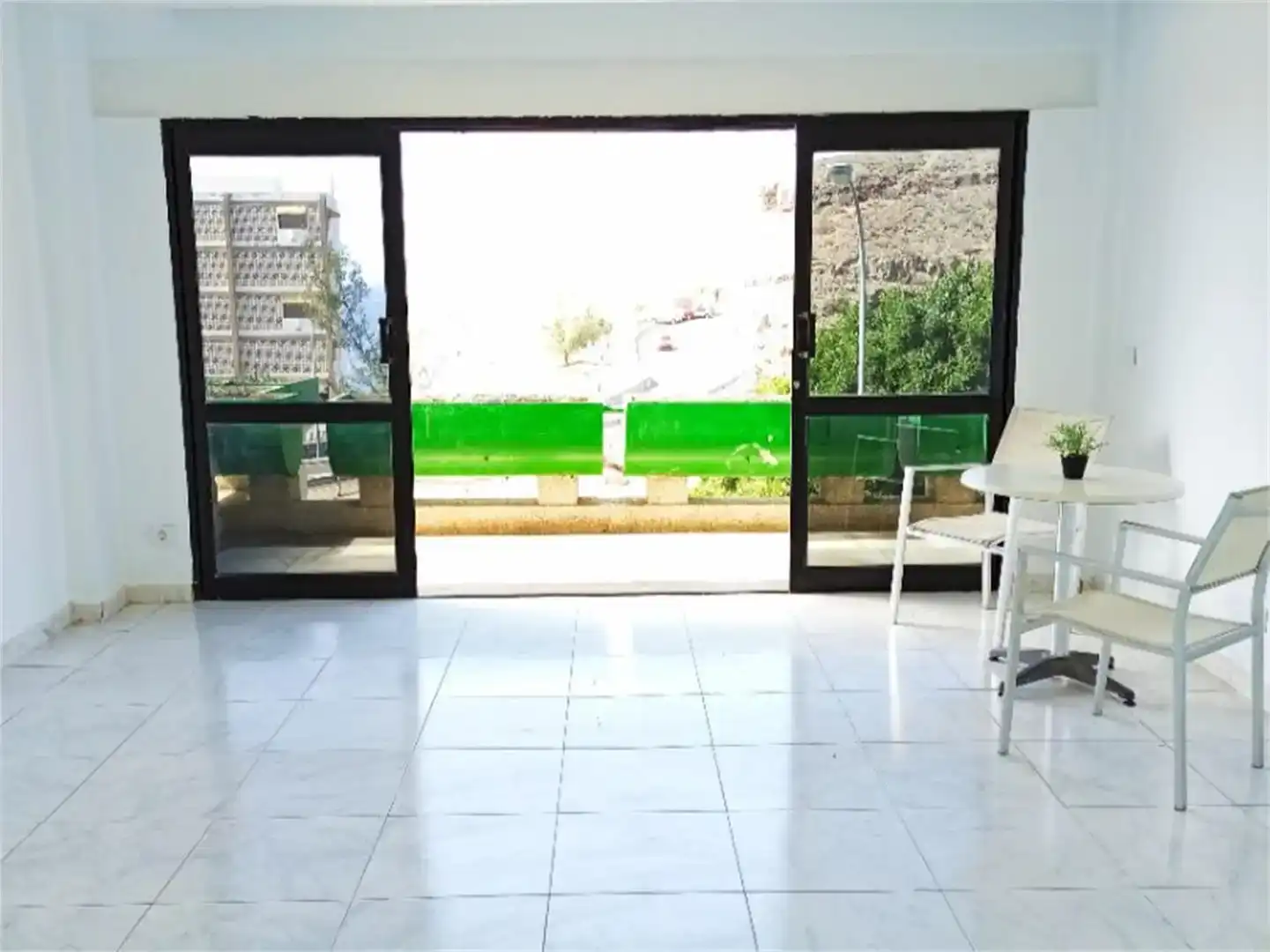 Vista exterior de Local en venta en Mogán