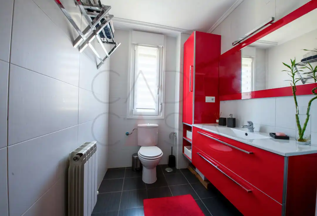 Baño de Casa o chalet en venta en Villaescusa (Cantabria) con Calefacción, Jardín privado y Terraza