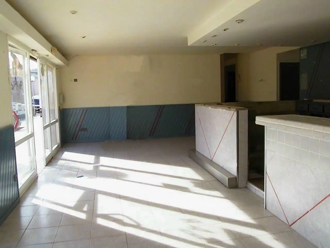 Local comercial en venda a Carrer del Compositor Serra 7, imagen 3