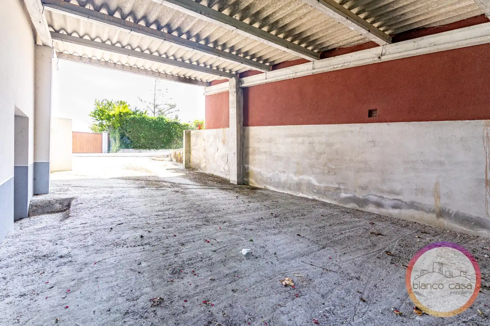 Parking of Houses for sale in Carballo  with Heating