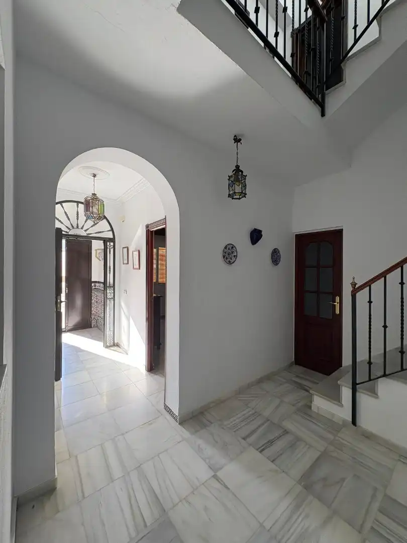 Casa adosada de lloguer en Carmona amb Aire condicionat, Terrassa i Moblat