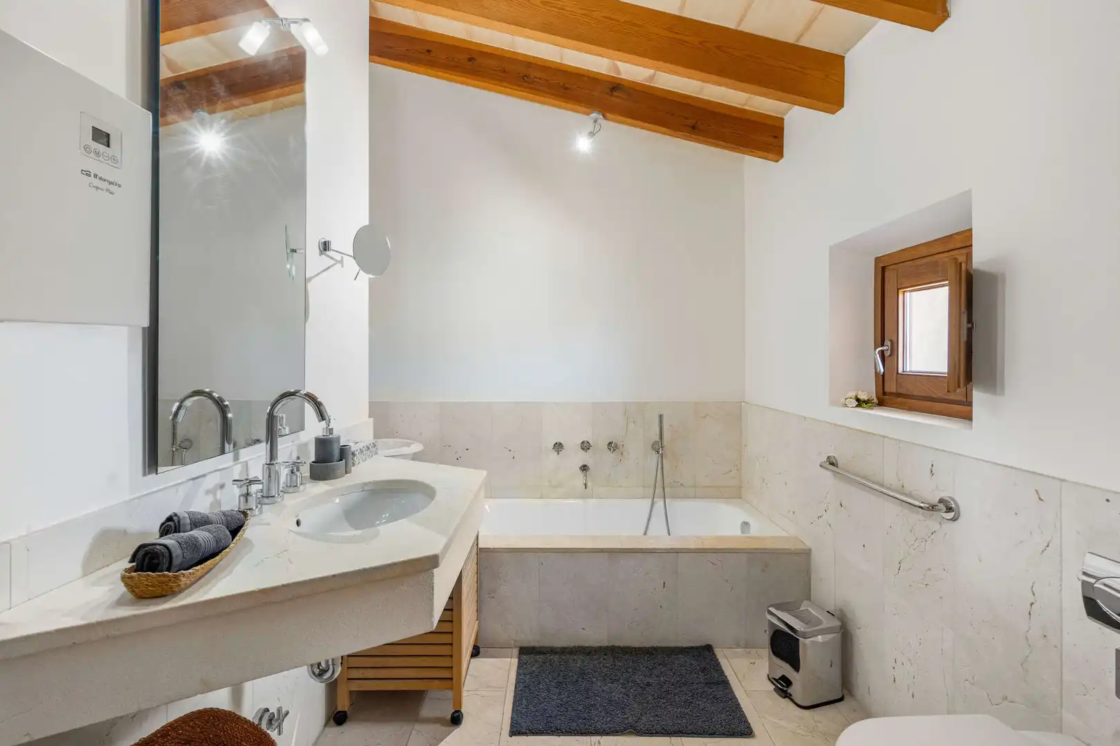 Bany de Finca rústica en venda en Felanitx amb Aire condicionat, Calefacció i Terrassa