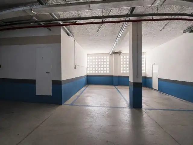 Parking de Piso en venta en Manilva con Aire acondicionado, Calefacción y Jardín privado