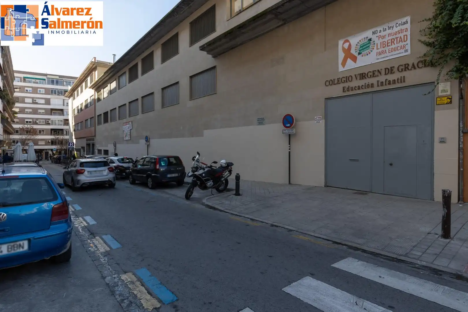 Parking of Flat for sale in Granada  with Air Conditioner and Heating