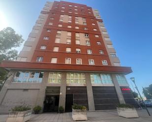 Vista exterior de Pis en venda en Algeciras amb Terrassa i Balcó