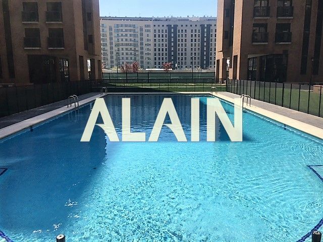 Swimming pool of Duplex for sale in  Valencia Capital  with Air Conditioner, Heating and Private garden