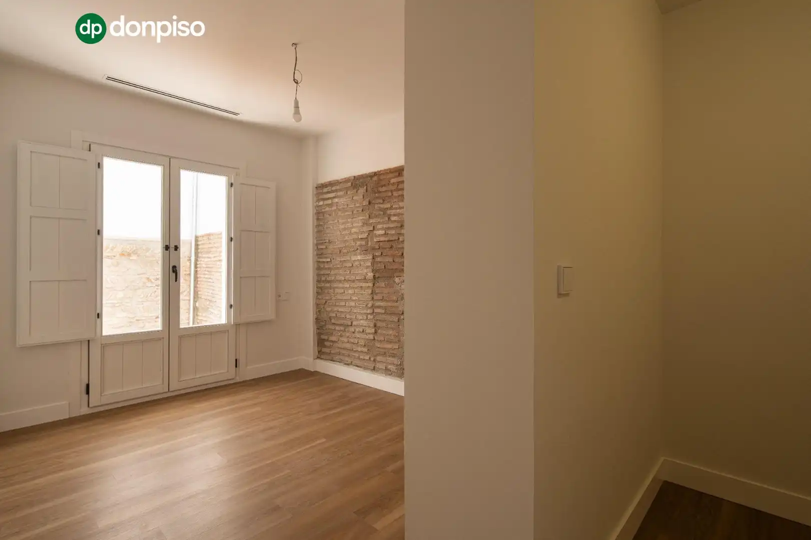 Flat for sale in Granada  with Air Conditioner