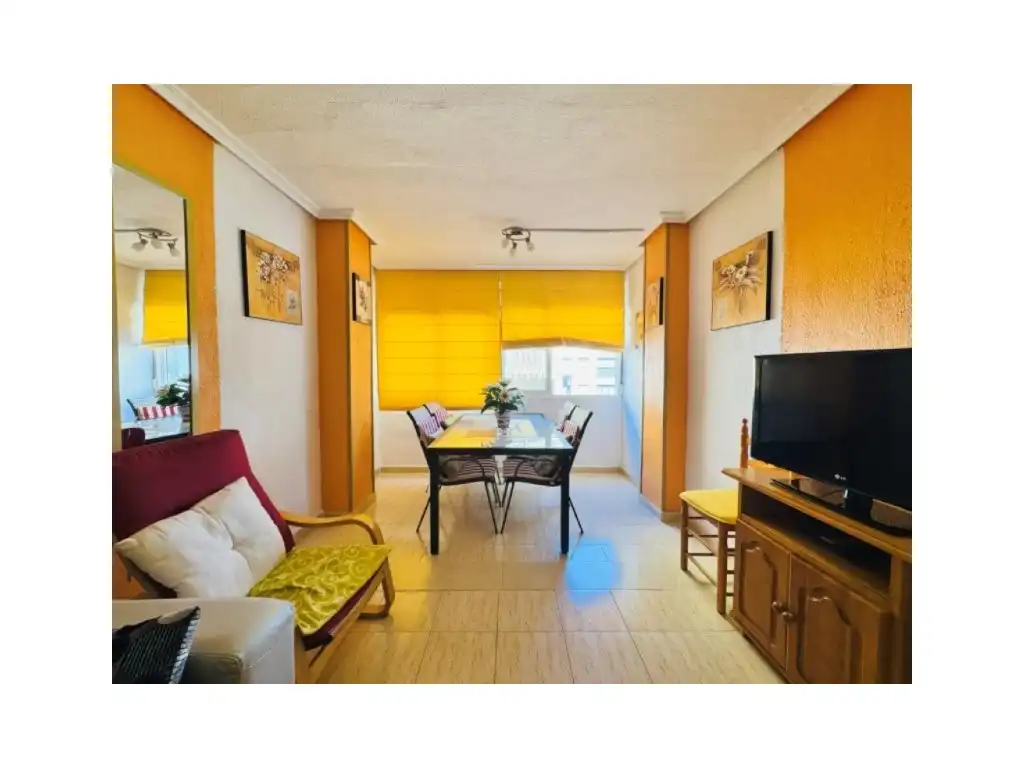 Dormitori de Apartament en venda en Torrevieja amb Moblat