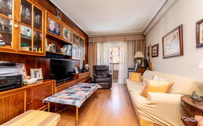 Living room of Flat for sale in  Madrid Capital  with Heating, Terrace and Balcony