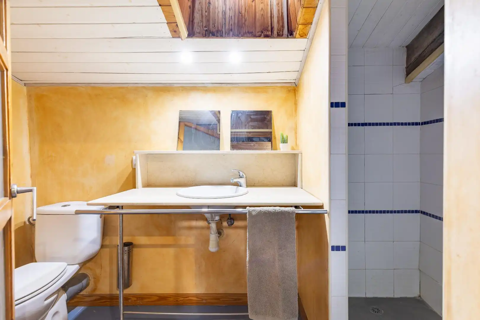 Badezimmer von Maisonette zum Verkauf in Valencia mit Klimaanlage und Balkon