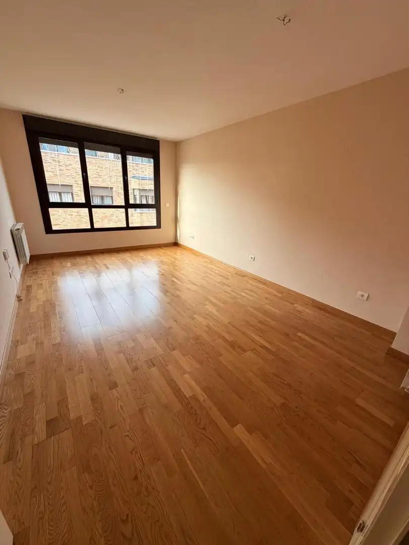 Habitación de Piso en venta en Valdemoro con Calefacción, Trastero y Piscina comunitaria