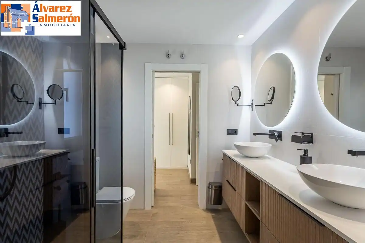 Badezimmer von Haus oder Chalet zum Verkauf in Albolote mit Klimaanlage, Heizung und Terrasse