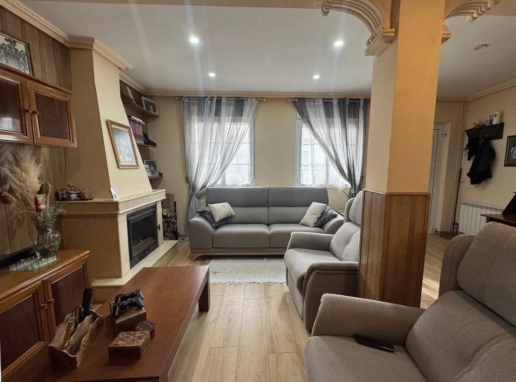 Living room of House or chalet for sale in Los Corrales de Buelna   with Heating, Private garden and Terrace