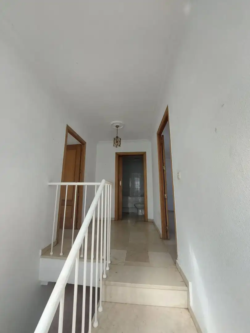 Houses for sale in Sevilla  with Air Conditioner, Terrace and Storage room