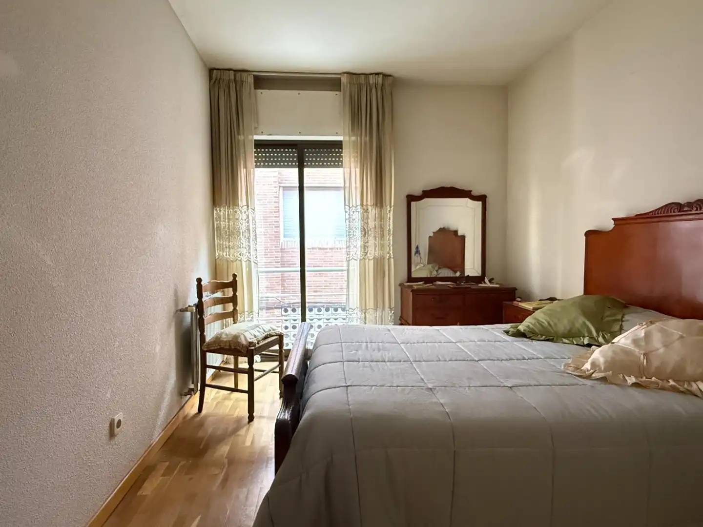 Habitación de Casa adosada en venta en Guadalajara con Calefacción, Terraza y Amueblado