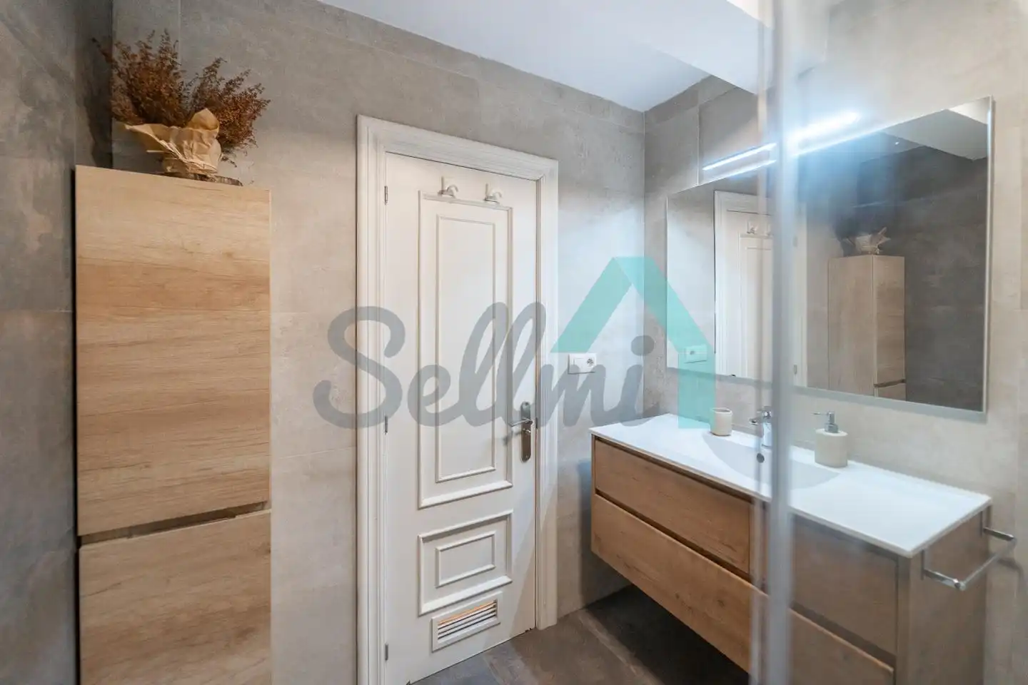 Bathroom of Flat for rent in Oviedo   with Heating, Parquet flooring and Furnished