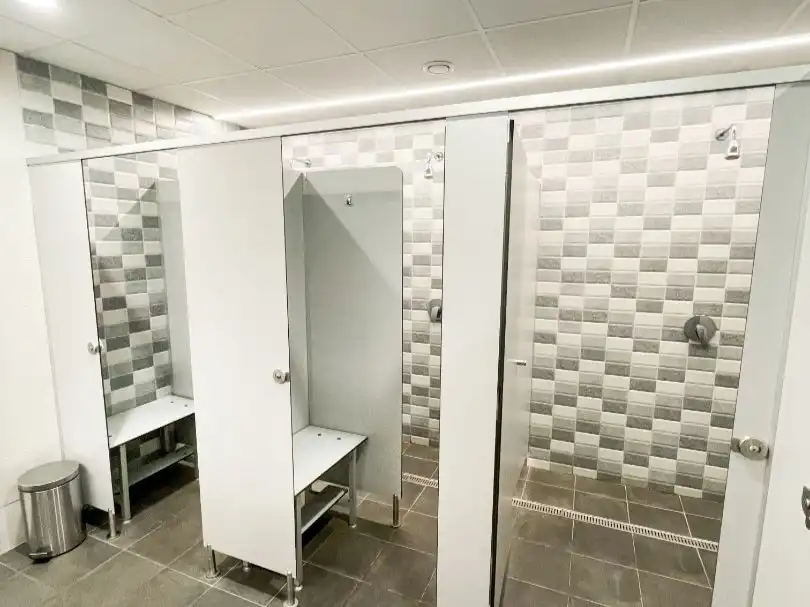 Badezimmer von Geschaftsraum zum Verkauf in Valtierra mit Klimaanlage, Heizung und Möbliert