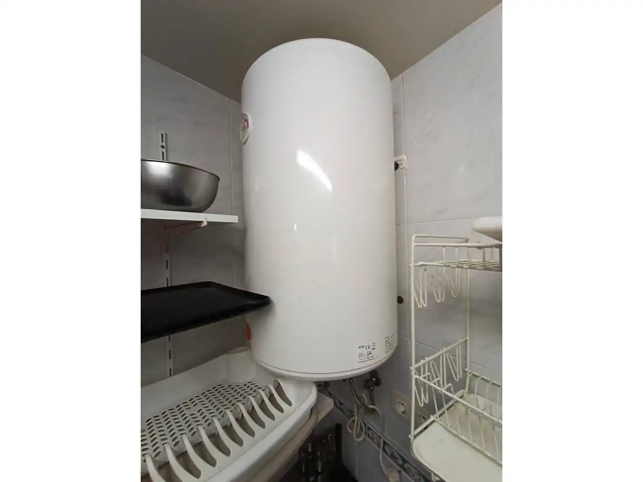 Habitación de Local en venta en Burgos con Aire acondicionado
