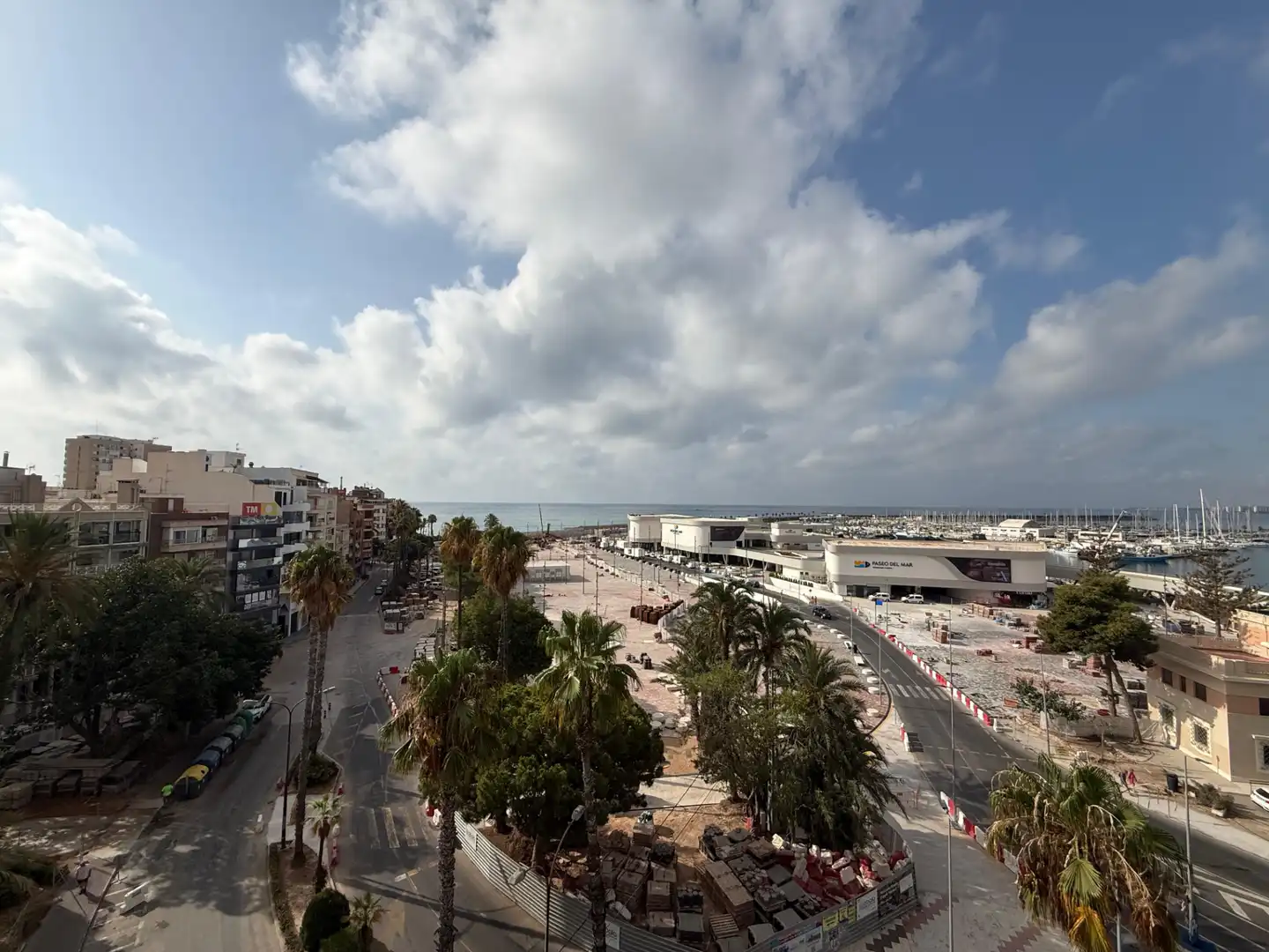 Vista exterior de Apartament en venda en Torrevieja amb Parquet i Moblat