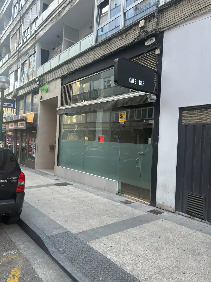 Geschaftsraum zur Miete in Calle Félix Apellaniz, Centro
