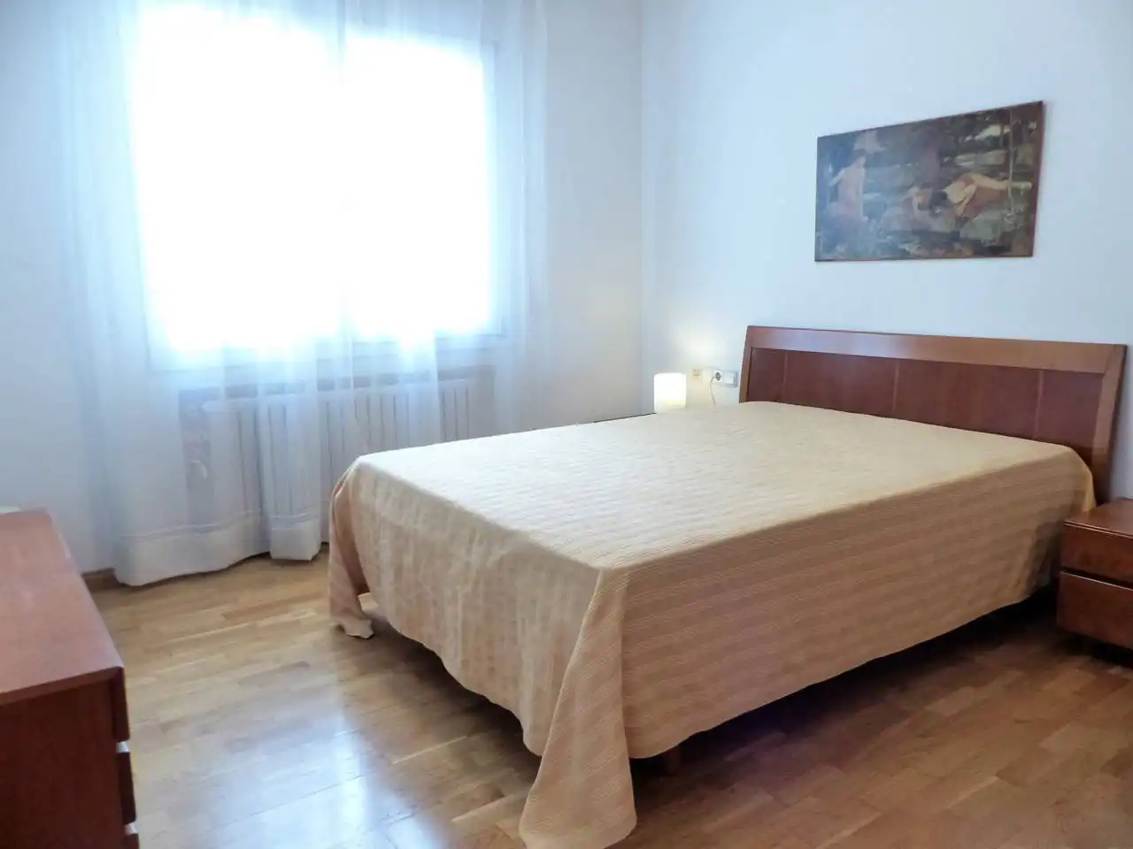 Schlafzimmer von Wohnung zur Miete in Vic mit Heizung, Möbliert und Balkon