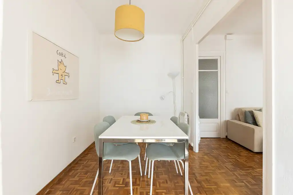 Comedor de Apartamento en venta en Barcelona con Calefacción, Parquet y Balcón
